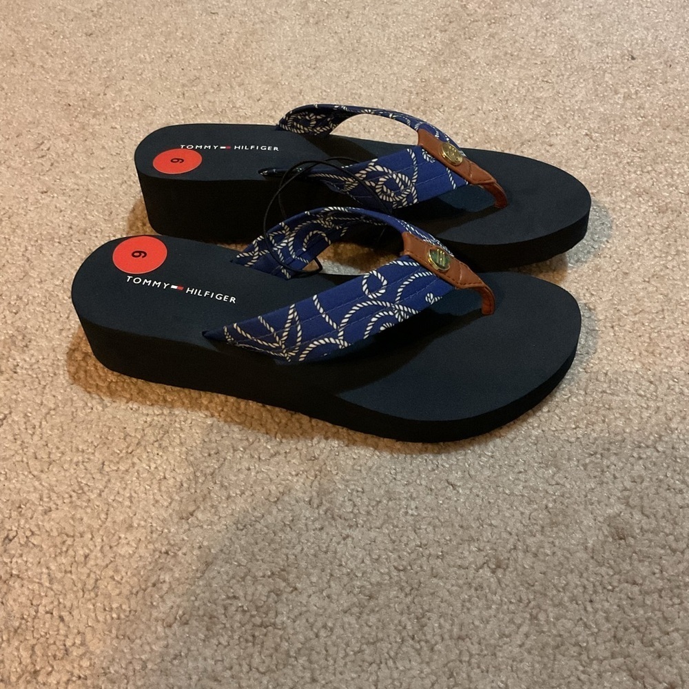 Tommy Hilfiger Blue and Black Patterned Flip Flops